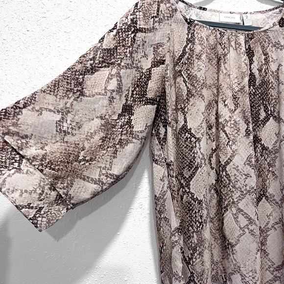 Chico's snake print slit layered sleeves Relaxed Blouse L/12 - Picture 5 of 8
